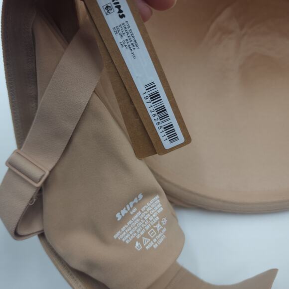 Skims Fits Everybody Strapless Underwire Bra in Clay Size 44H - Picture 6 of 7